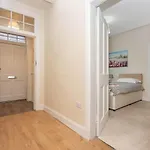 Comfy Edinburgh Base